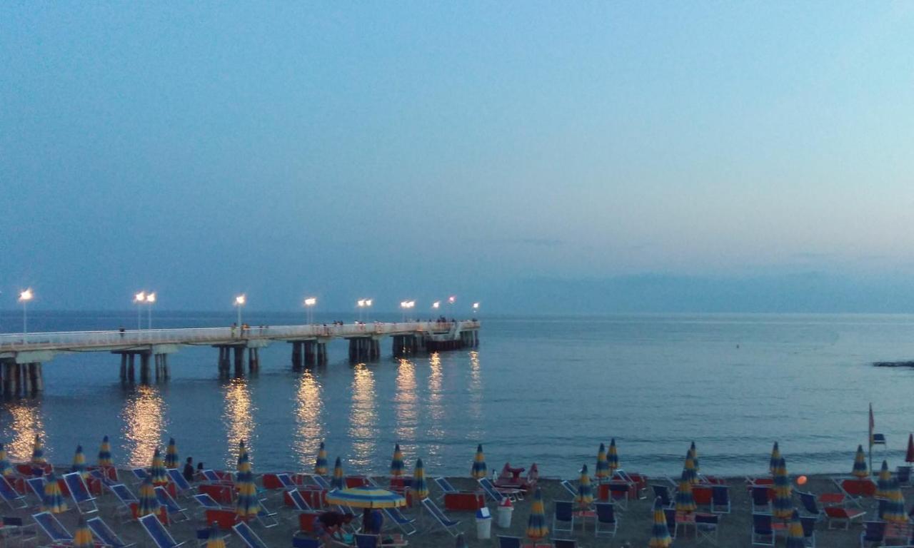 Appartamento Mare Pital Marina di Massa Kültér fotó